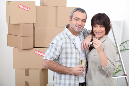 Organized packing process with labeled boxes for an efficient move